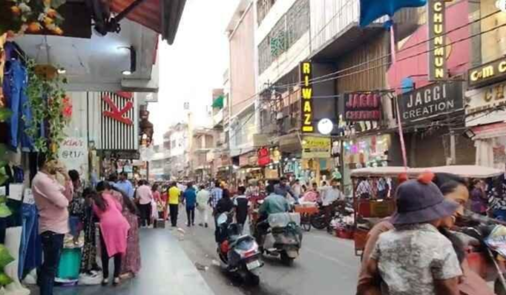 Kamla Nagar Market Nearest Metro